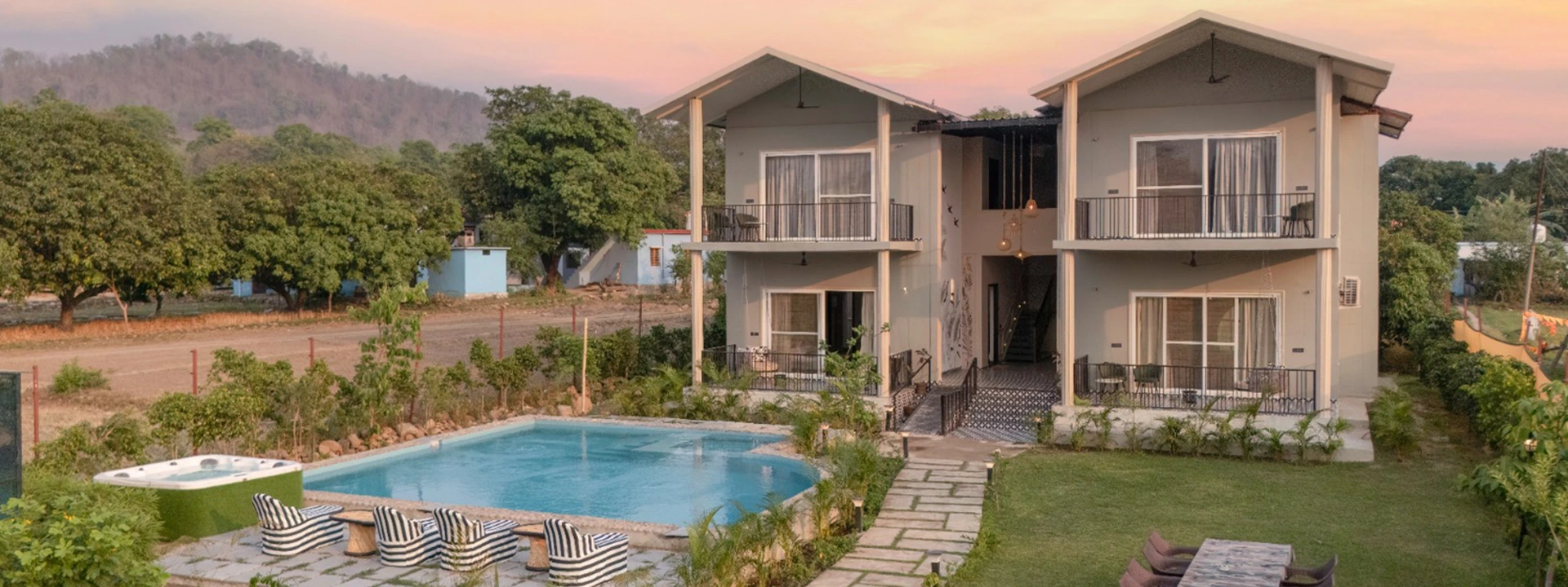 Night view of Srina Vilas luxury resort Jim Corbett